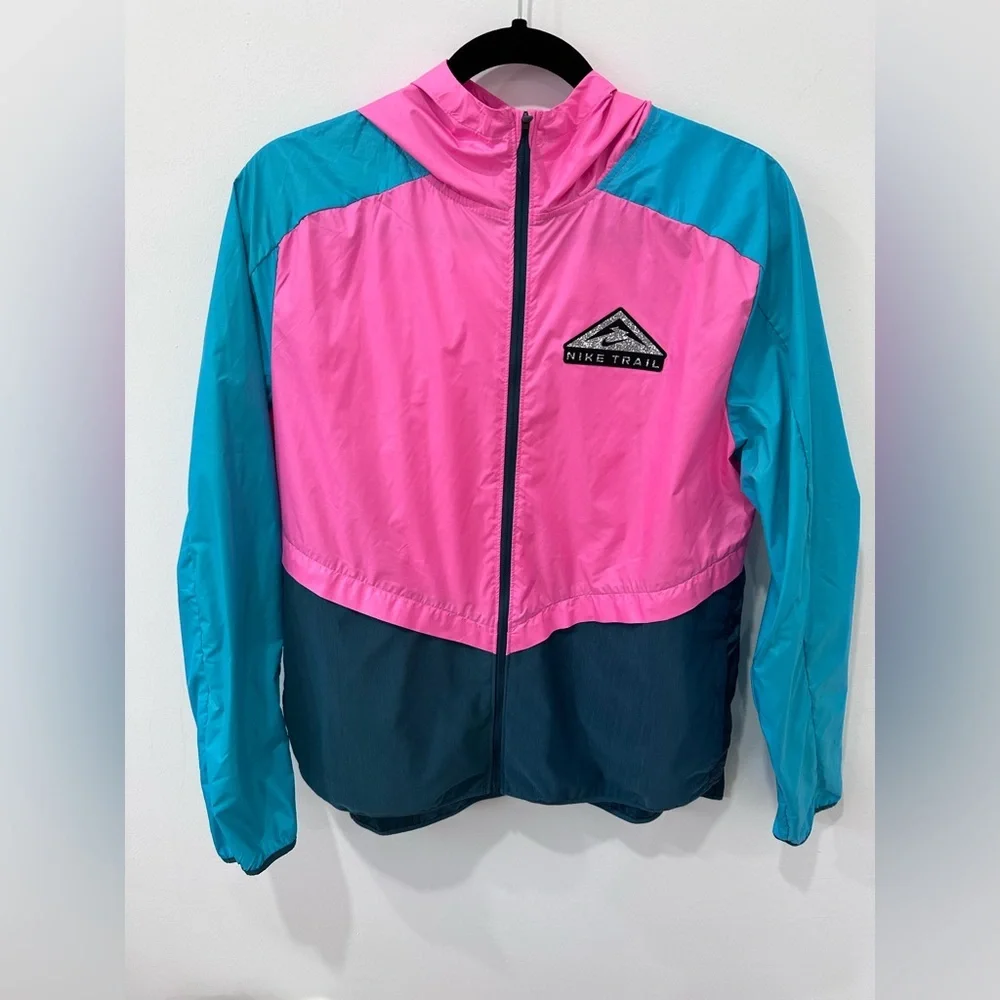 Nike Women’s Shield Trail Running Jacket - L - Picture 12 of 12